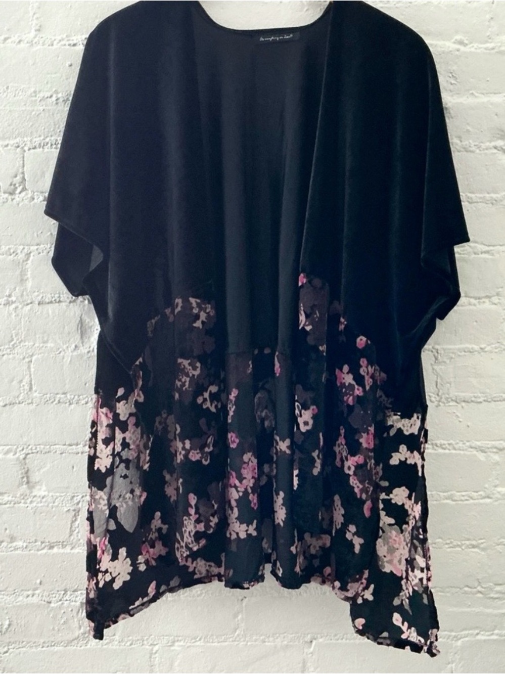 Anthropologie Do Everything In Love Black Velvet Kimono Pink Floral Burnout OS